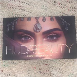 Huda beauty desert dusk
